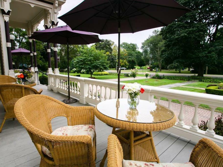 Silas W Robbins B&B Wethersfield Exterior photo